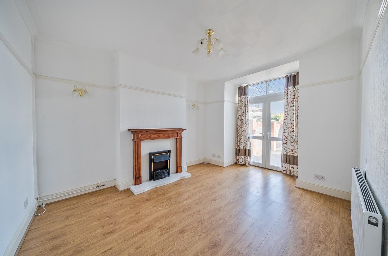 Queen Victoria Road, Llanelli, SA15 2TR